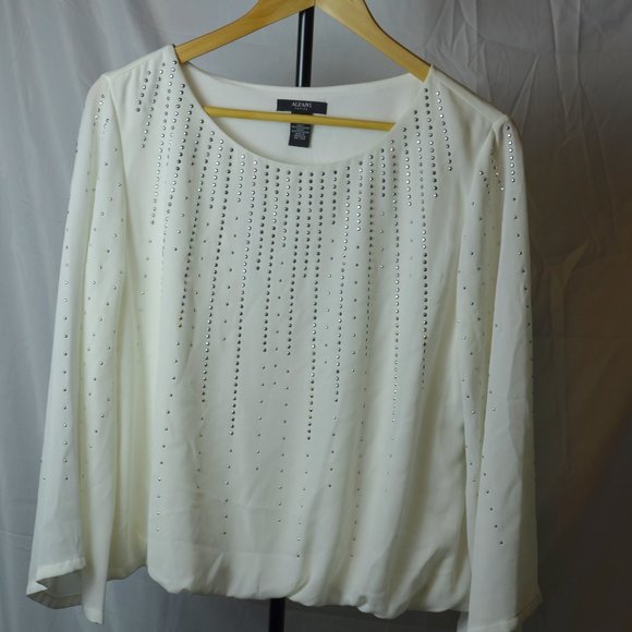 white blouse with sequin- PL- 100% polyester - Picture 1 of 1